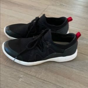 Vionic Sneakers